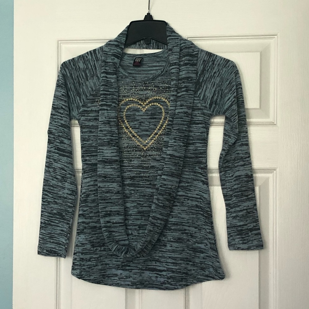 🔴5/$25 ~ Long sleeve top with matching scarf for Girl’s